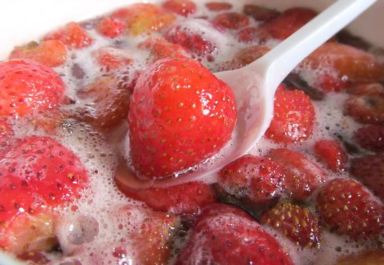 The recipe for strawberries in its own juice
