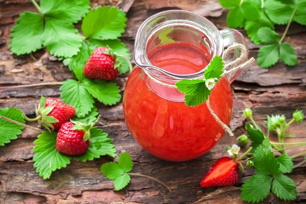 Strawberry compote for the winter