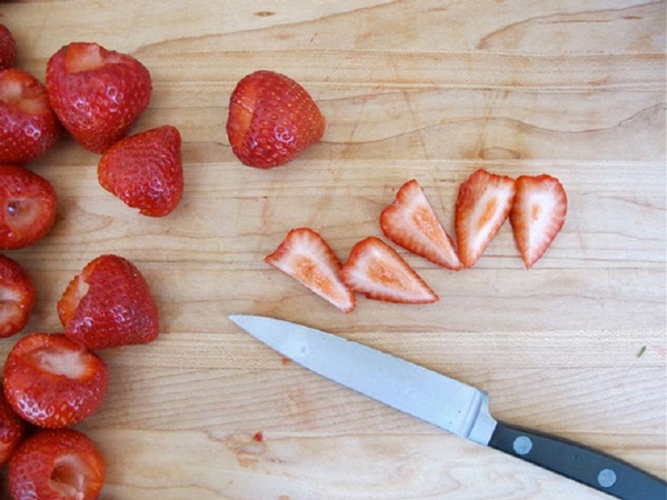 Strawberry compote for the winter