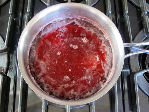 Strawberry compote for the winter