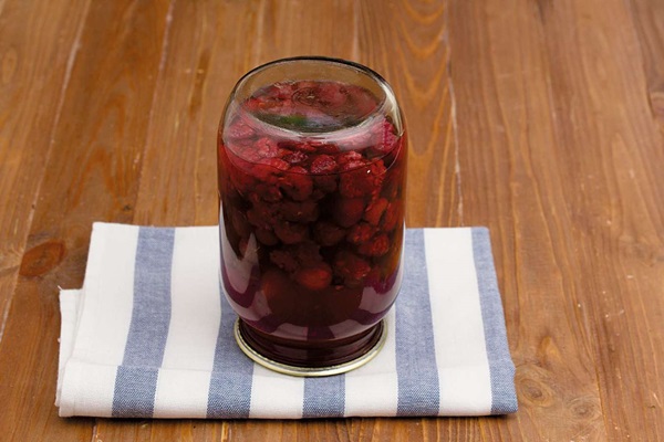 Compote of gooseberry for the winter