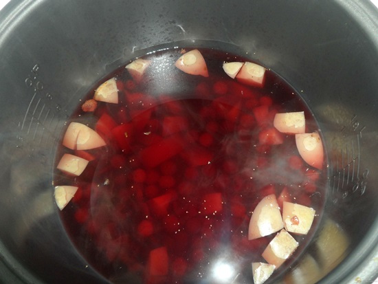 Fragrant compote of cherries in a pan and multivark - recipe