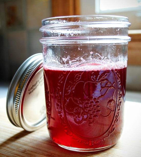 Fragrant compote of cherries in a pan and multivark - recipe