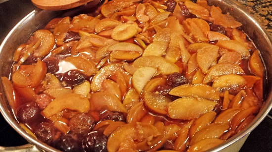 Fragrant compote of cherries in a pan and multivark - recipe