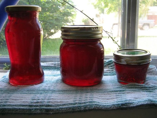 Fragrant compote of cherries in a pan and multivark - recipe