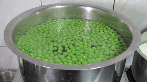 Green peas, canned for the winter at home