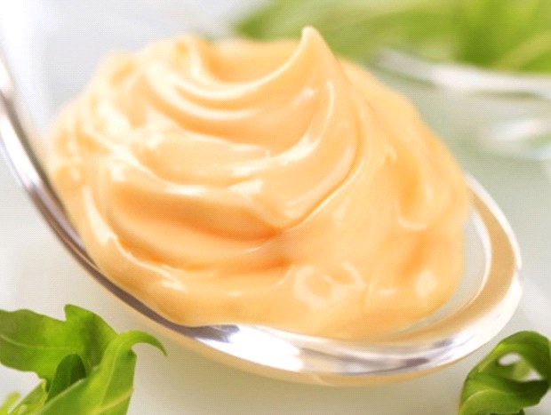 mayonnaise for marinovki chicken spoon of mayonnaise