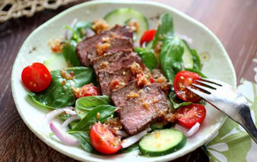 Salad with beef and basil