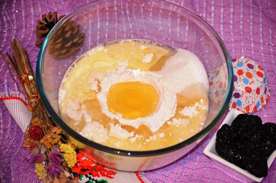 Step-by-step recipe for muffins with prunes