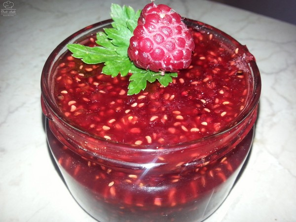 Raspberries with sugar for the winter without cooking, Pyatiminutka, in the freezer. Recipe for fresh raspberries, grated with sugar Raspberries with sugar for the winter without cooking, Pyatiminutka, in the freezer. Recipe for fresh raspberries, grated with sugar