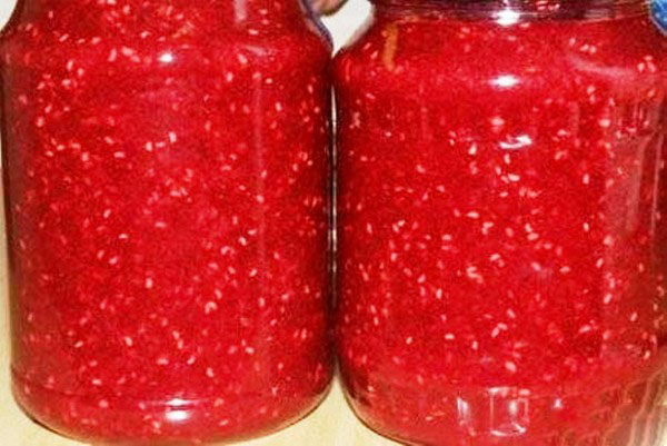 Raspberries with sugar for the winter without cooking, Pyatiminutka, in the freezer. Recipe for fresh raspberries, grated with sugar