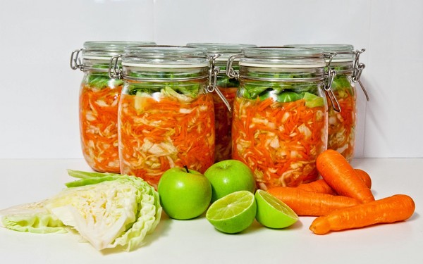 Marinated cabbage for the winter - crispy, in brine, tasty, with aspirin, in cans, without sterilization, under iron covers
