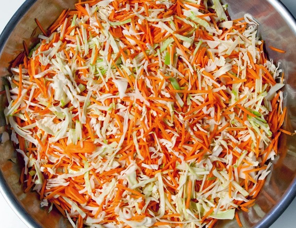 Marinated cabbage for the winter - crispy, in brine, tasty, with aspirin, in cans, without sterilization, under iron covers