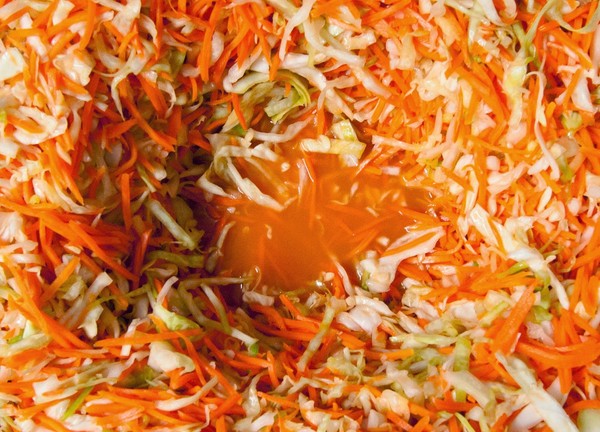 Marinated cabbage for the winter - crispy, in brine, tasty, with aspirin, in cans, without sterilization, under iron covers
