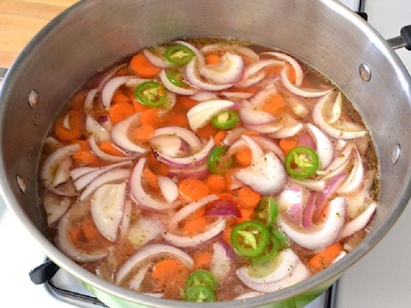 Carrots for the winter in cans - in Korean, lecho, salad, dressing - very tasty recipes with onions, beets, pepper. How to keep carrots for winter at home