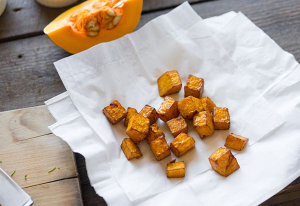 An unusual recipe: a delicious salad with pumpkin and onions in deep frying