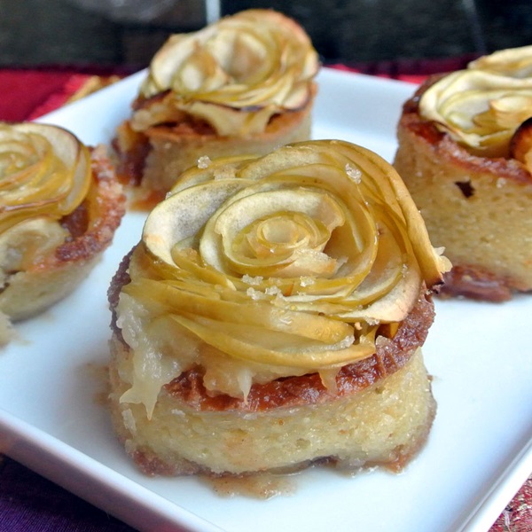 Very tasty charlotte with apples