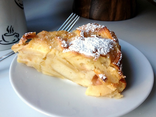 Very tasty charlotte with apples