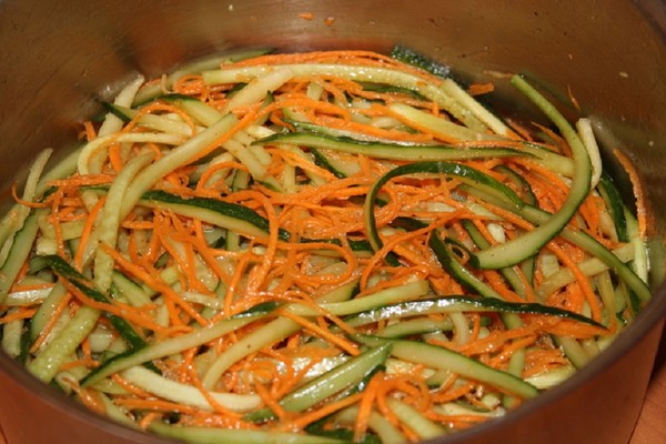 Cucumbers in Korean for the winter - recipes with carrots, meat, without sterilization. Salad of cucumbers in Korean for the winter of fast cooking