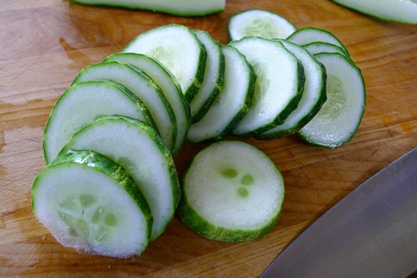 Tasty cucumbers with garlic for the winter