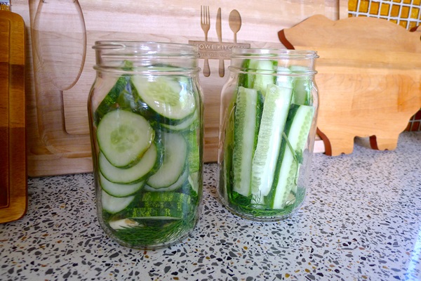Tasty cucumbers with garlic for the winter