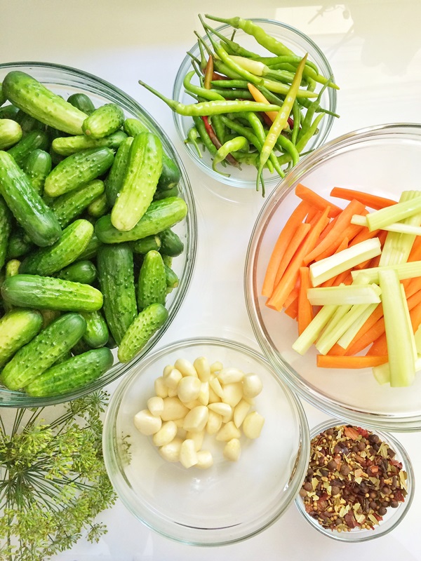 Tasty cucumbers with garlic for the winter