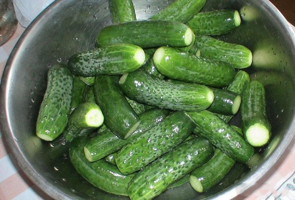 Cucumbers with ketchup for the winter - without sterilization, in cans. Harvesting for winter sharp and crispy cucumber with ketchup chili
