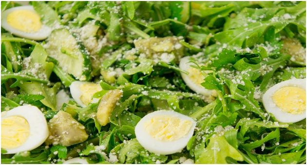 arugula with eggs