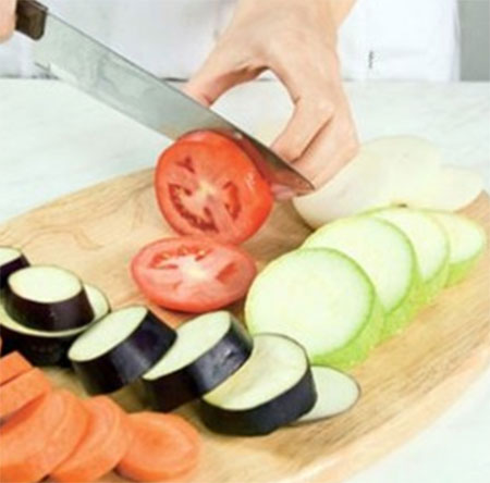 Cut the onions into half rings Cut the onions into half rings