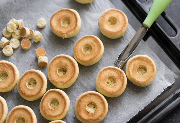 Holiday recipe: Peach cake with cream filling