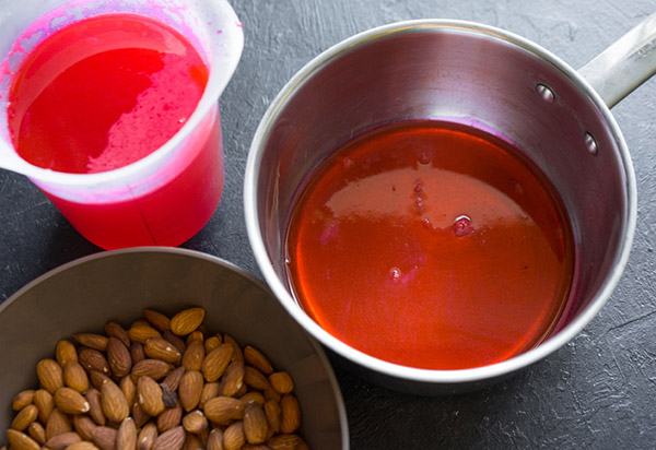 A simple recipe for colored sugar nuts