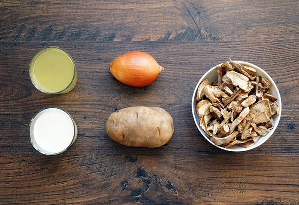 A simple recipe: creamy soup with mushrooms