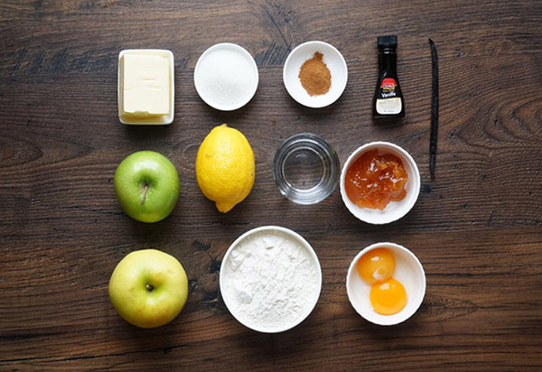 Simple recipe for apple cake with cinnamon