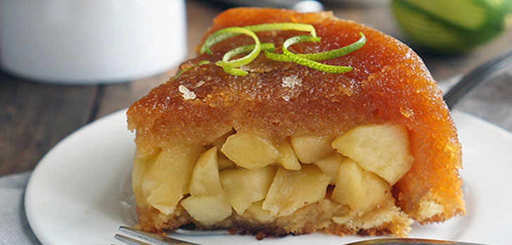 Recipe for exquisite apple charlotte with cookies Savoyardi