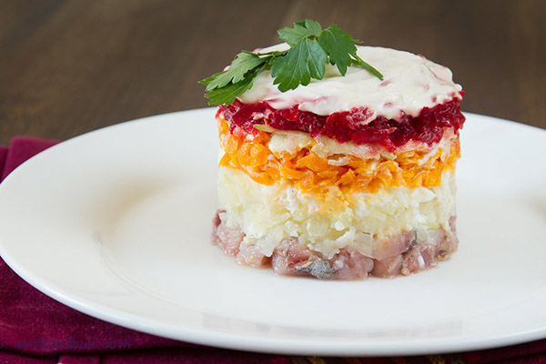 Recipe for herring under the fur coat for New Year at home - classic, roll, with apple step by step