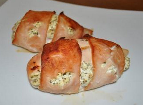 Chicken fillet in bacon 