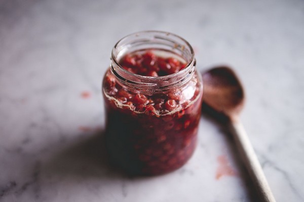 Rowan for the winter: recipes for billets from the usual red and black chokeberry