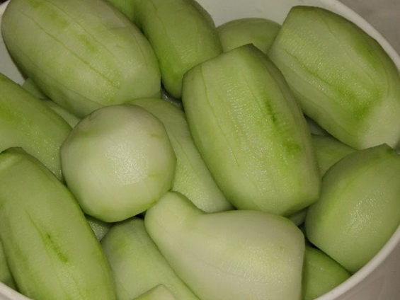 Cucumber salad for the winter