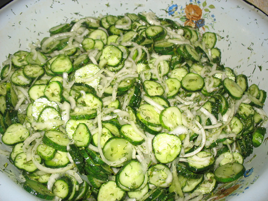 Cucumber salad for the winter