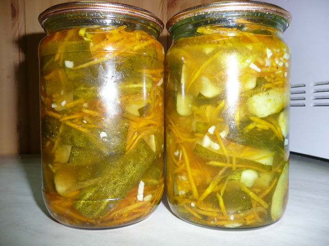 Cucumber salad for the winter