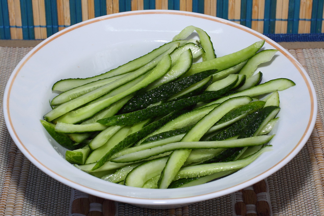 Cucumber salad for the winter