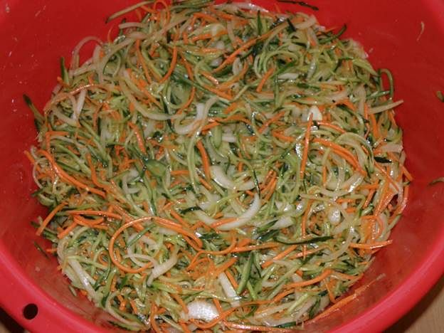 Cucumber salad for the winter