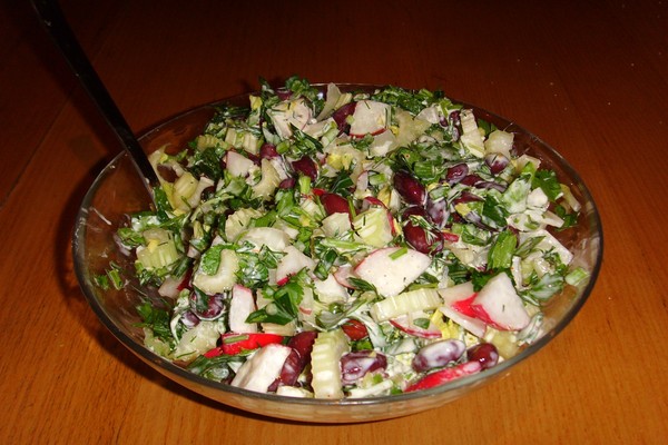 Salad with canned beans: delicious and simple recipes 