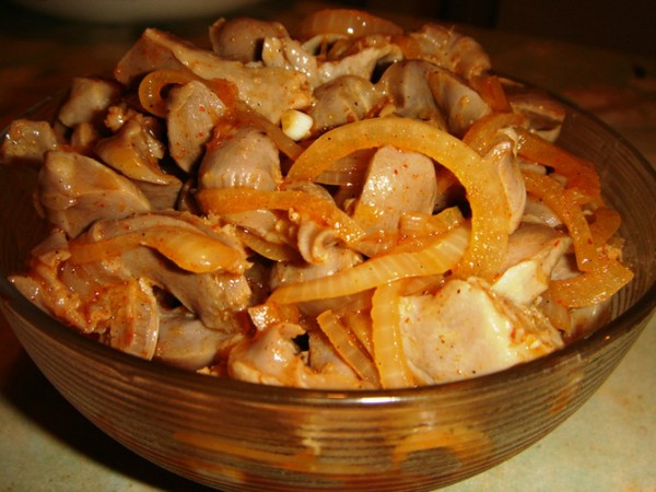Salad of chicken stomachs