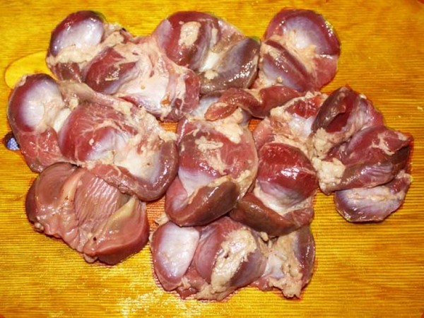 Salad of chicken stomachs
