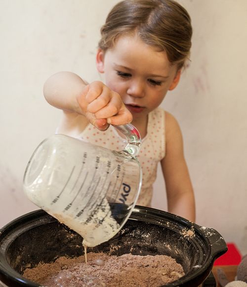 Chocolate cupcake in multivarquet - fast recipe with photo