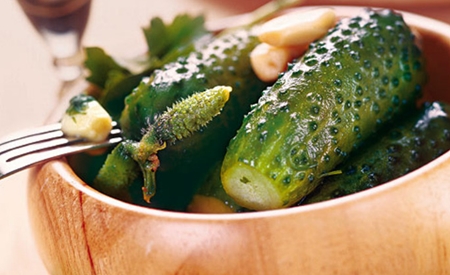 Dry pickling cucumbers for the winter