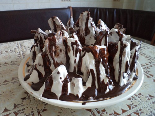 Cake Grafskie ruins with sour cream