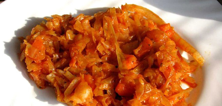 Stewed cabbage with mushrooms