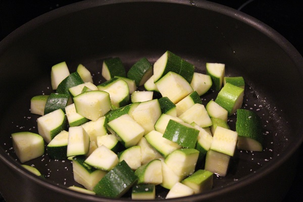 Tasty stewed zucchini - recipe